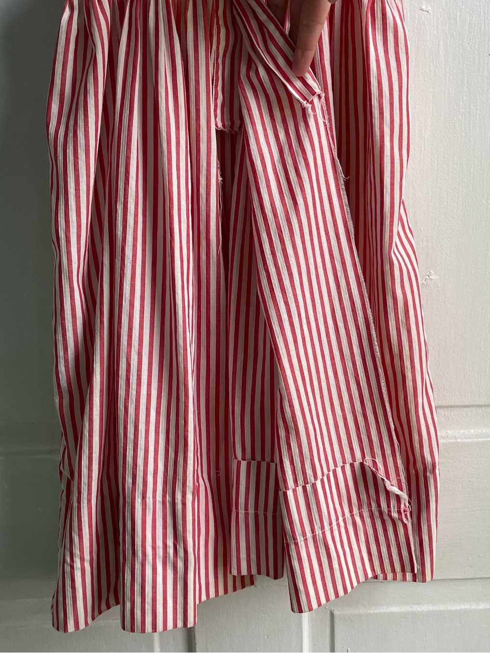 Vintage 50s/60s Candy Striper volunteer Striped White & Pink Pinafore Apron GSH - Picture 10 of 16